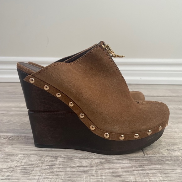 DVF brown suede clog shoes. - Picture 3 of 6